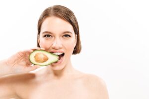 8 Manfaat Buah Alpukat Untuk Kesehatan Kulit