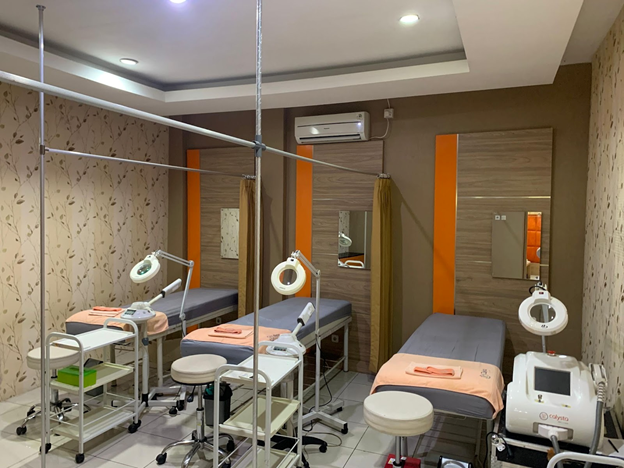 Dengan standar medis yang konsisten dan ditangani oleh dokter kecantikan profesional, Calysta Clinic Kuningan menjadi pilihan terpercaya bagi Sahabat Calysta di wilayah Kuningan dan sekitarnya.